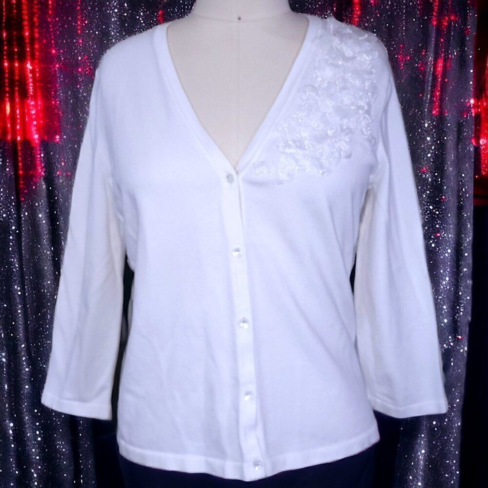 Jones of NY white 3D flowers button front light jacket sweater